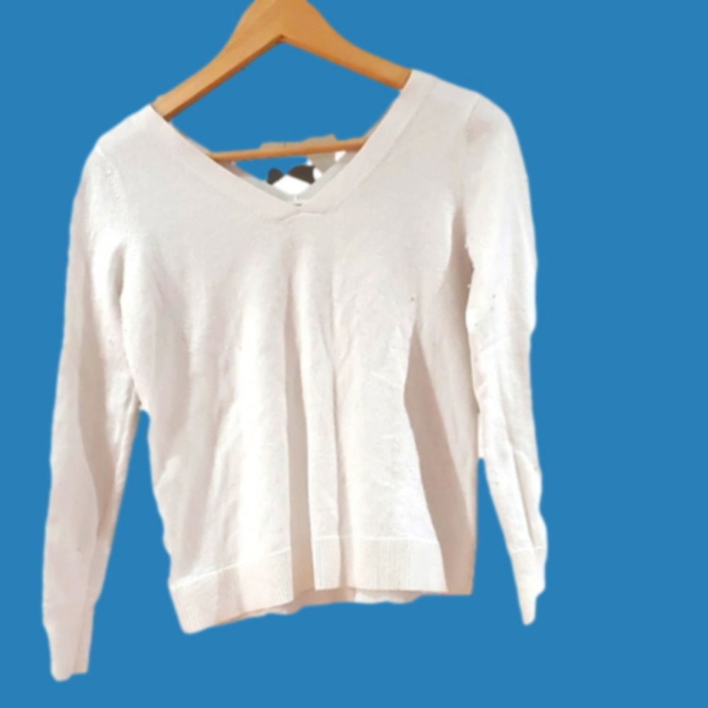 💕LOFT Long Sleeve V-Neck Swearer White Size XS